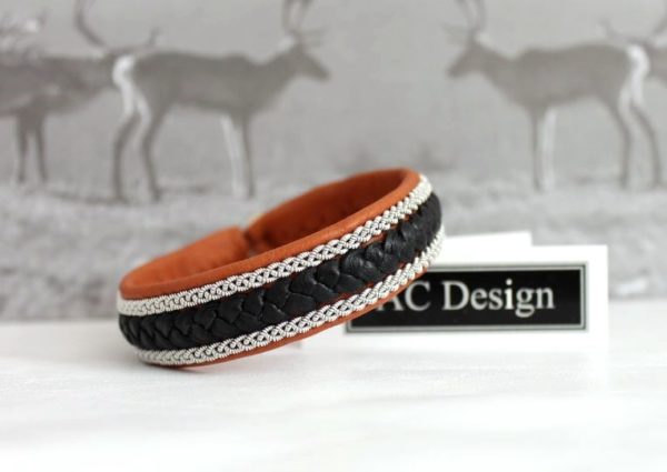 Sami bracelet Jalk in nature brown reindeer leather.